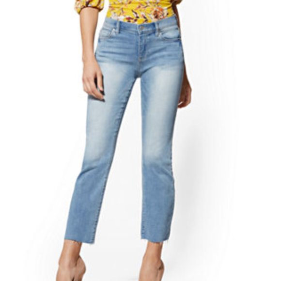 New York & Company Denim - NY&CO Mid Rise Demi Bootcout Jeans 166H-173I